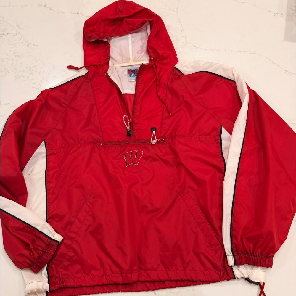 VINTAGE Wisconsin Badgers windbreaker 1/4 zip with kangaroo pouch XL